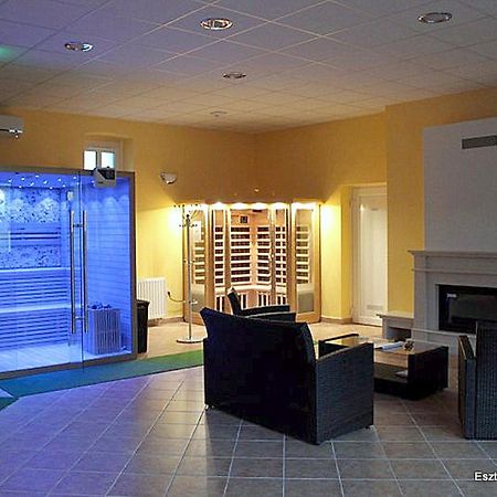 Eszter Apartman Bekescsaba Exterior foto