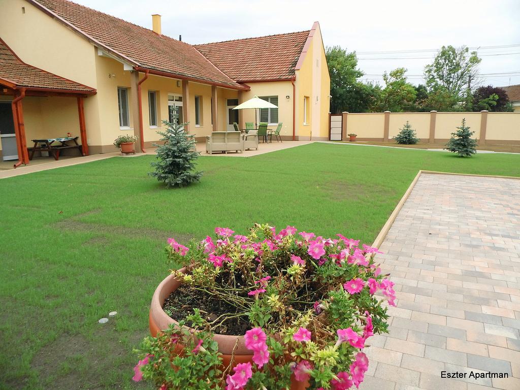 Eszter Apartman Bekescsaba Exterior foto